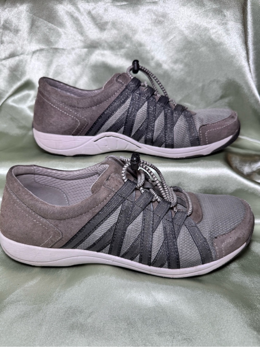 Dansko Honor Charcoal Gray Suede Mesh Walking Sneakers Size 38 US 7.5-8 Women’s